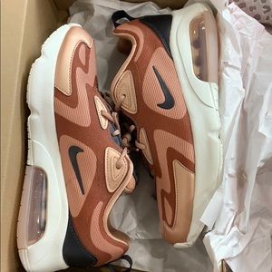 BRAND NEW! nike air max’s 200